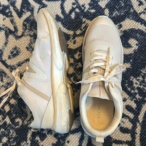 Vionic beige iridescent sneakers